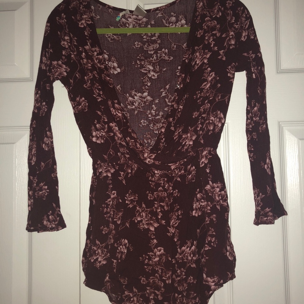 Woman’s romper, flare sleeves!